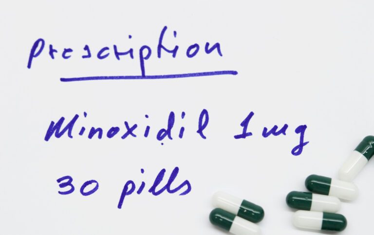 ¿El Minoxidil (Rogaine/Regaine) Trabaja Para La Pérdida Del Pelo? 9 Prescripción escrita de Minoxidil