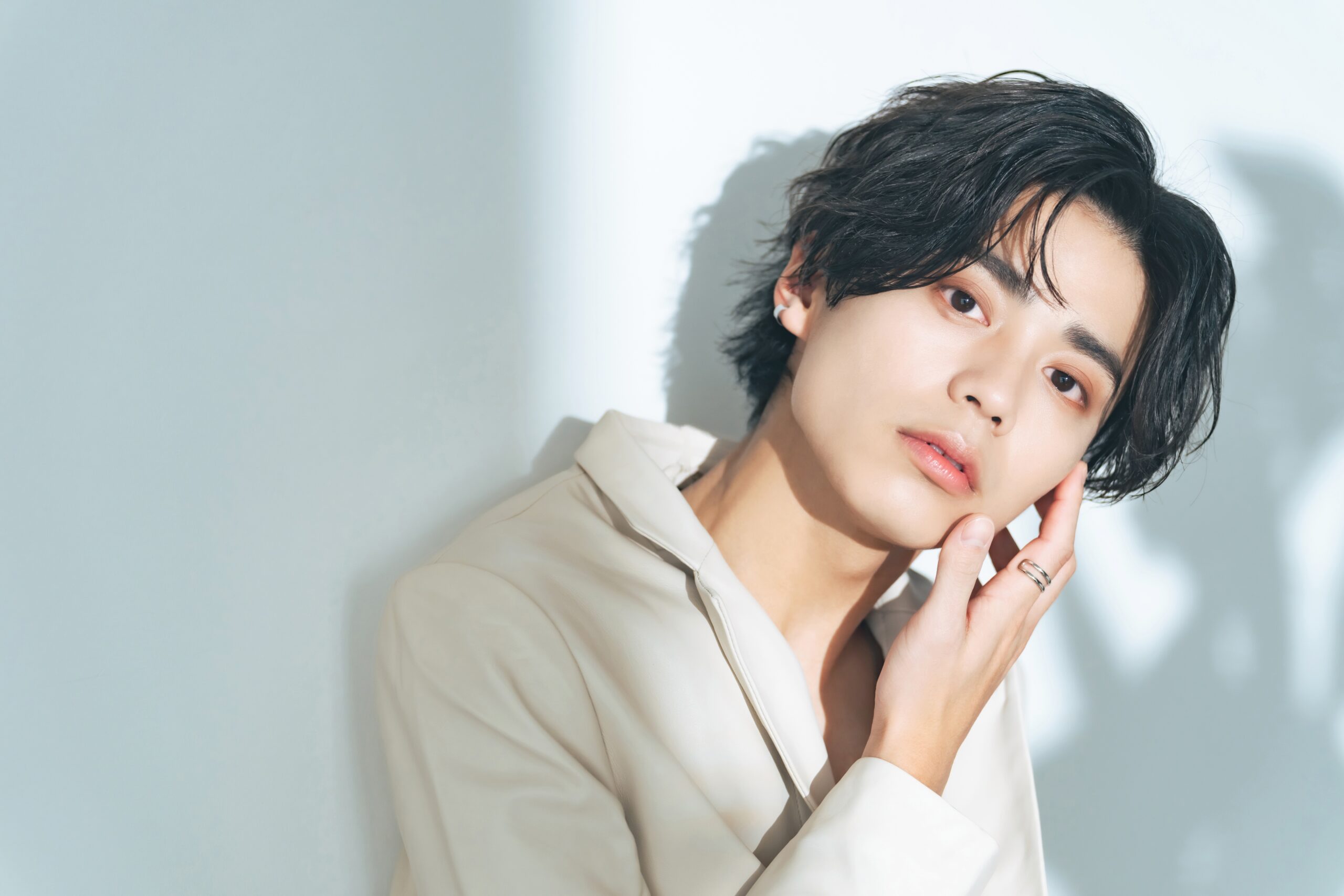 Переосмысление элегантности: 15 азиатских причесок для мужчин в 2024 году 1 15 лучших азиатских мужских причесок руководство 2 масштаба